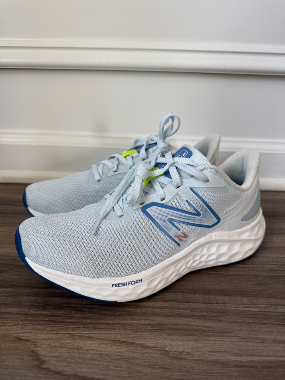 New Balance Fresh Foam Arishi V4 Running Shoes Sneakers Ice Blue Womens 9.5